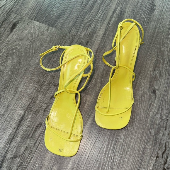 Bottega Veneta Leather Strappy Sandals - Picture 5 of 6